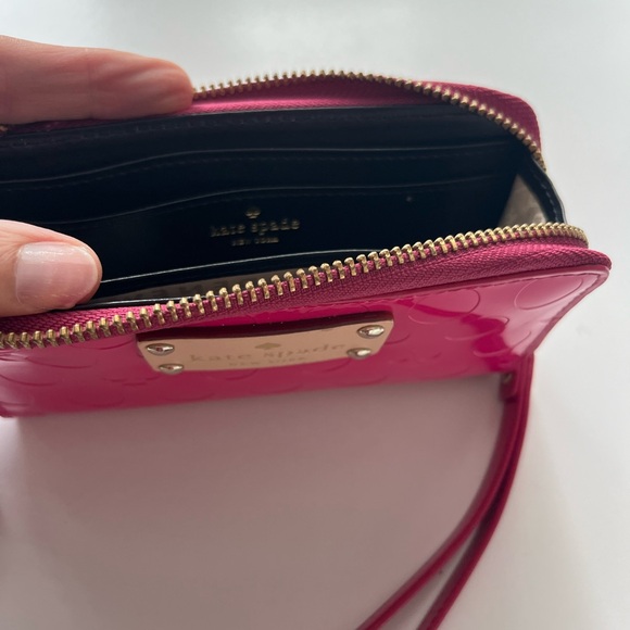 Kate Spade wristlet wallet - Picture 3 of 5